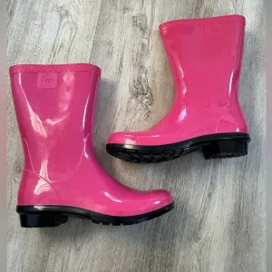 NWT. UGG Raana Rainboots big girls 4