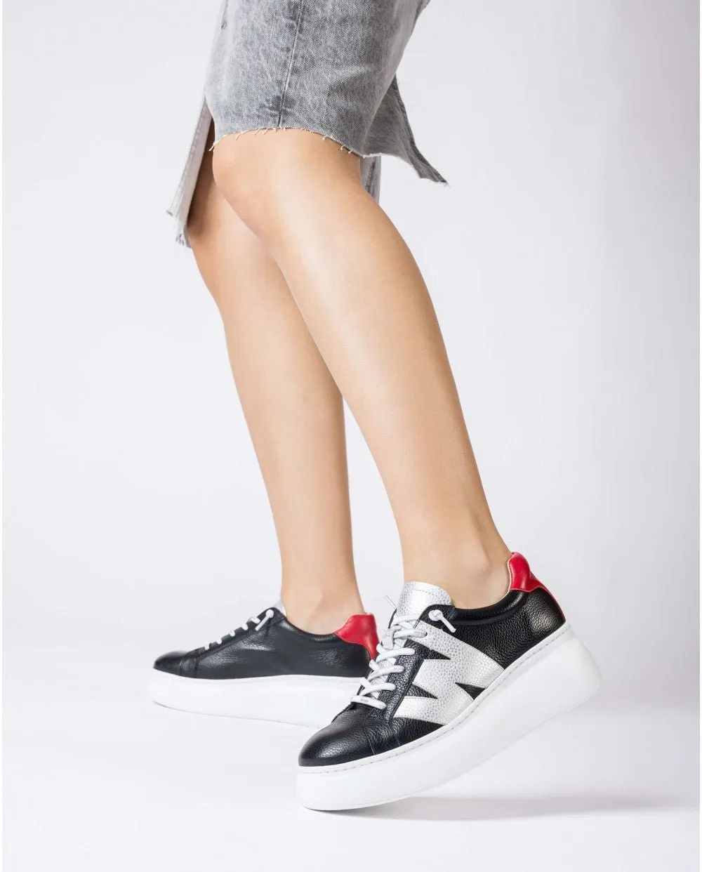 'Zurich' women's lace-up sneaker - Black